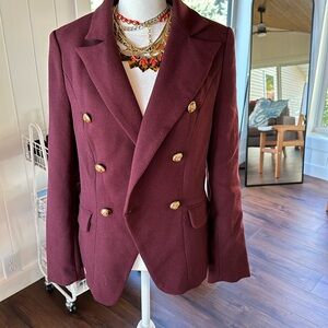 Lioness blazer. Women’s size medium. New condition!